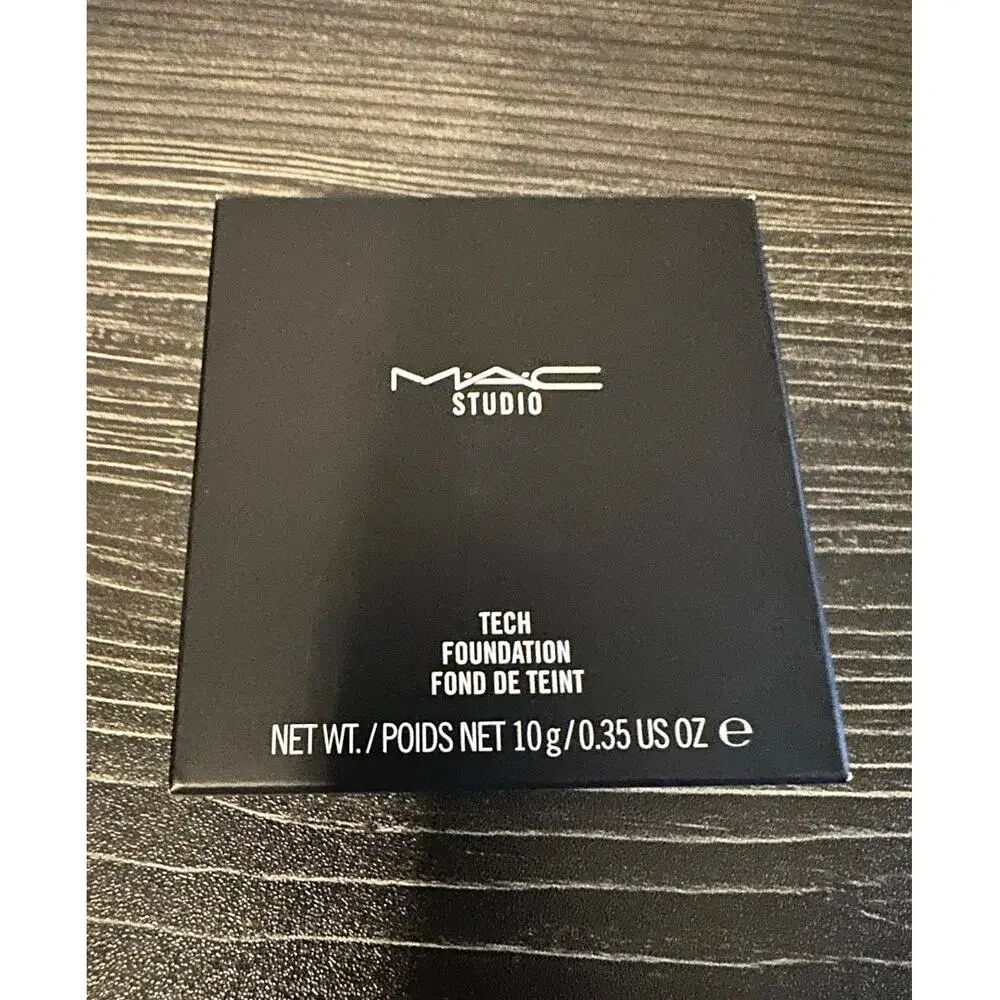 MAC Studio Tech Foundation NW45 - Discontinued